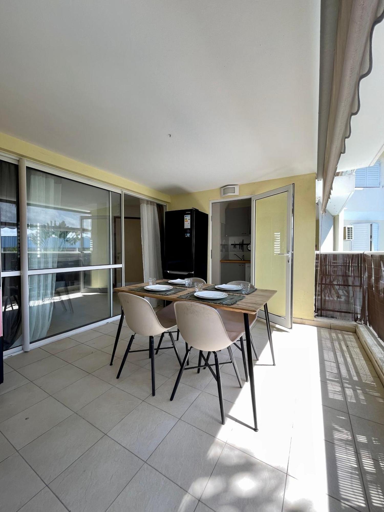Appartement Cosy En Ville Baie-Mahault Buitenkant foto